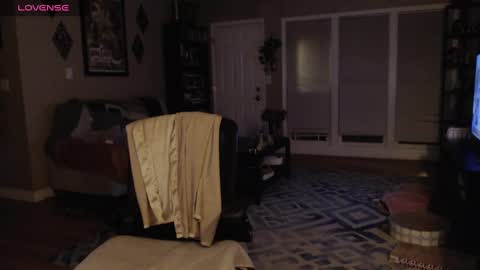 Joy Sparrow online show from September 11, 6:35 am