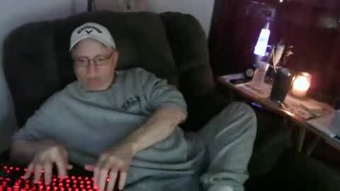 jpmel99 online show from December 1, 11:47 pm