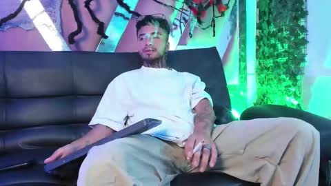 juancamilo66_ online show from October 3, 3:47 am