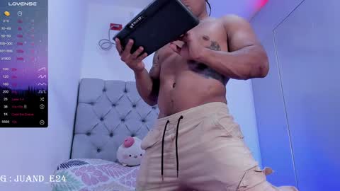 Snapshot of juande_24 chatting on February 4, 4:37 am independent model online show from February 4, 4:37 am