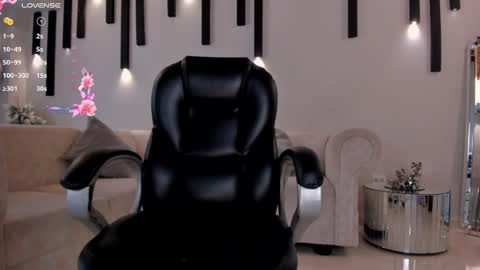 Juanita Clay online show from January 17, 5:51 pm