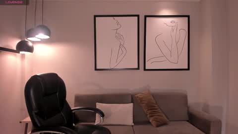 Juanita Clay online show from November 18, 11:58 am