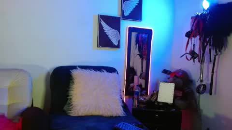 Juanita online show from December 15, 5:02 am