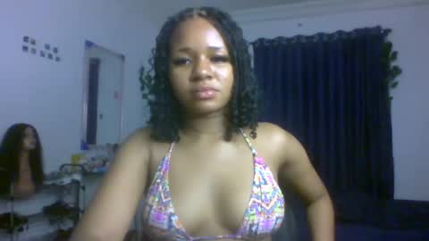 Snapshot of juicy_pussy1122 chatting on November 26, 11:06 pm Emily online show from November 26, 11:06 pm