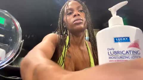 JuicyExotic online show from January 31, 4:03 am