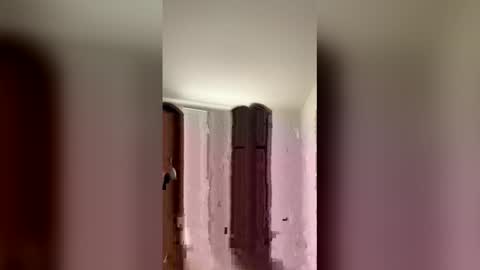 julessummers online show from December 15, 8:02 pm