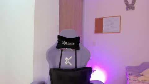 Snapshot of juli_santos_22 chatting on January 30, 6:21 pm juli_santos_22 online show from January 30, 6:21 pm