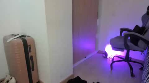 Snapshot of juli_santos_22 chatting on February 24, 7:30 pm juli_santos_22 online show from February 24, 7:30 pm