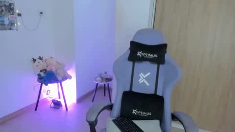 Snapshot of juli_santos_22 chatting on October 6, 6:38 pm juli_santos_22 online show from October 6, 6:38 pm