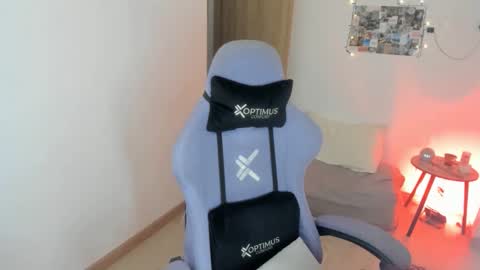 Snapshot of juli_santos_22 chatting on November 27, 2:24 am juli_santos_22 online show from November 27, 2:24 am