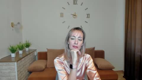 julia__cherry_ online show from December 8, 10:52 am