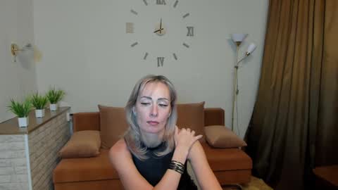 julia__cherry_ online show from January 16, 1:58 pm