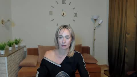 julia__cherry_ online show from January 24, 3:13 pm