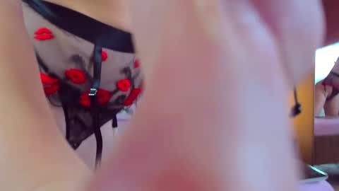 Snapshot of juliahaiee chatting on November 9, 7:34 pm juliahaiee online show from November 9, 7:34 pm