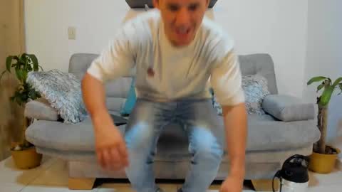 julian_wallace online show from January 21, 3:26 am