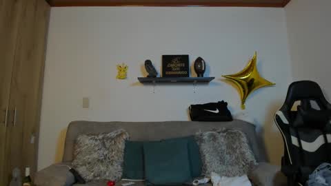 julian_wallace online show from November 28, 3:47 pm