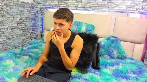 julian online show from September 30, 2:22 pm