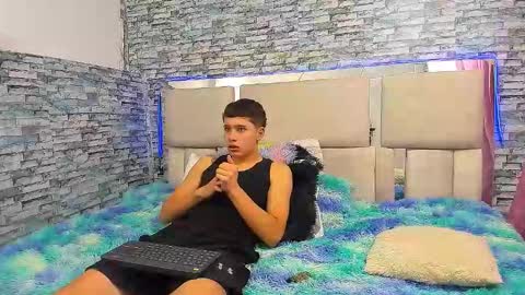 julian online show from October 15, 3:23 pm