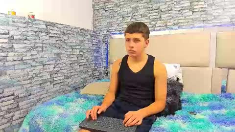 julian online show from October 18, 4:30 pm