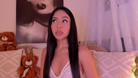 Snapshot of juliana_cute_22 chatting on October 21, 12:22 am Juliana online show from October 21, 12:22 am