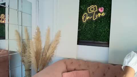 Juli  online show from November 2, 12:07 pm