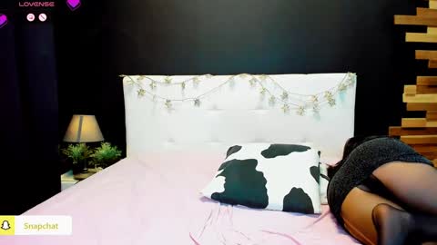 Julianna online show from December 1, 7:36 pm