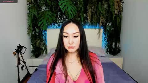 Julianna online show from November 9, 2:48 pm