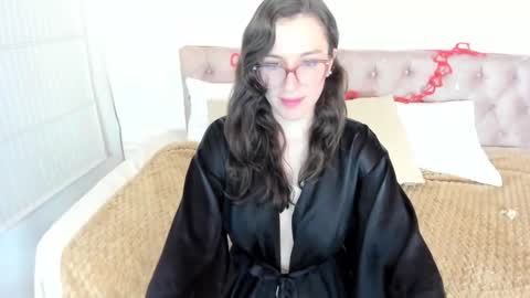 Snapshot of julianne__ chatting on February 15, 10:33 am Julianne online show from February 15, 10:33 am