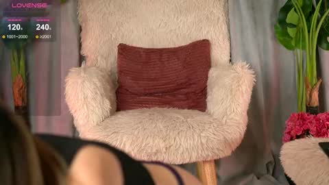 Julie online show from September 11, 5:29 am