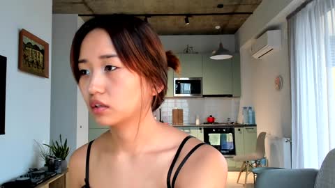 julia online show from December 8, 8:09 am