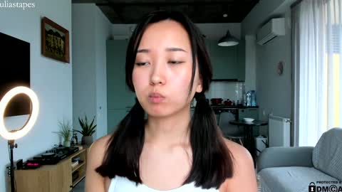 julia online show from January 19, 12:06 pm