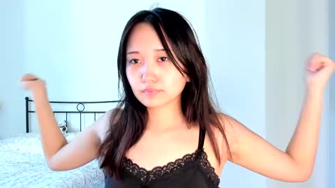 julia online show from March 4, 5:00 am