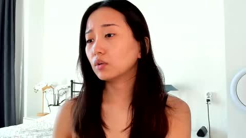 julia online show from March 8, 5:59 am