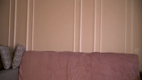 julia online show from September 20, 2:51 pm