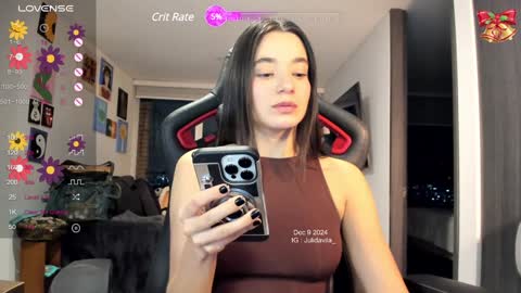 Jeimy Help me to reach 100 thumbs up online show from December 10, 12:39 am