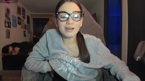 Jeimy Help me to reach 100 thumbs up online show from September 11, 2:00 am