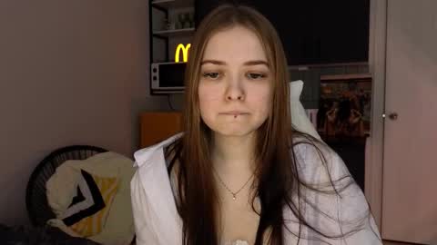 julidropp online show from November 27, 6:32 pm