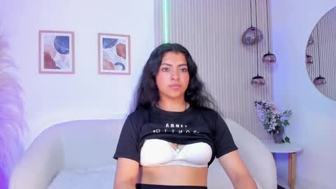 julie_devani online show from November 15, 8:05 pm