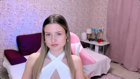 Julie online show from December 5, 2:33 pm