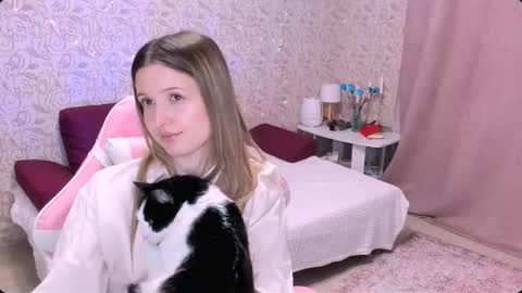 Julie online show from December 5, 5:39 pm