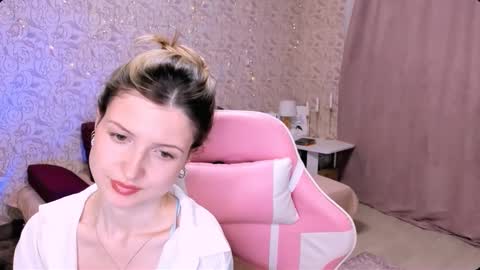 Julie online show from February 23, 3:29 pm