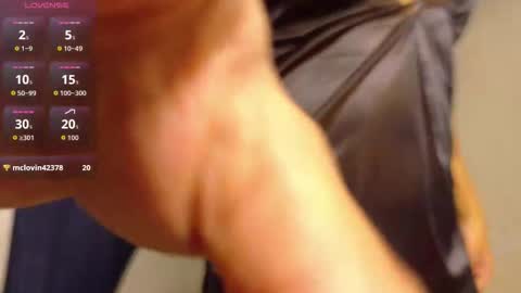 Snapshot of julie_vixen chatting on November 27, 12:29 pm julie_vixen online show from November 27, 12:29 pm