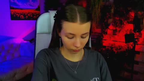 juliedaniel online show from September 18, 4:14 am