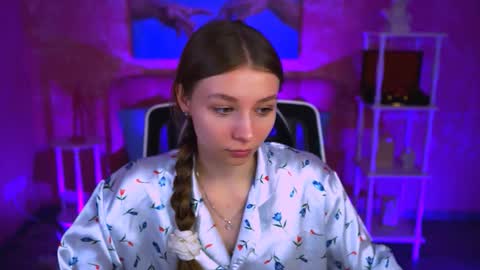 juliedaniel online show from September 22, 8:05 am