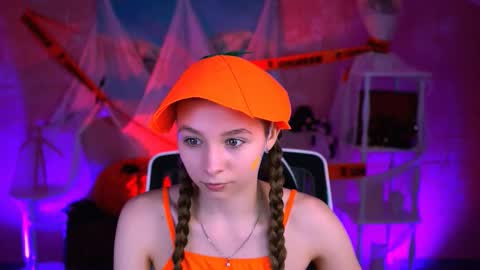 juliedaniel online show from October 31, 4:35 am