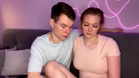 Julie and Thomas online show from October 3, 8:11 am