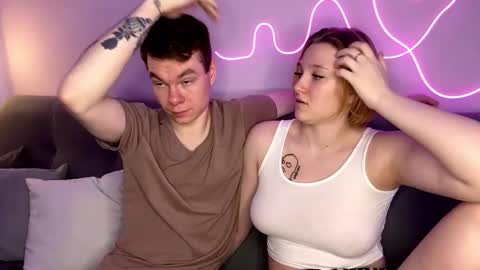 Julie and Thomas online show from October 11, 8:24 am