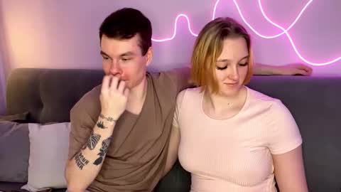 Julie and Thomas online show from October 15, 8:36 am