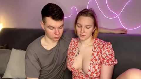 Julie and Thomas online show from November 6, 8:15 am