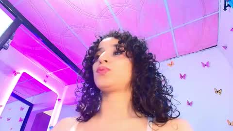 Snapshot of juliet_1_ chatting on November 9, 8:18 pm Juliet online show from November 9, 8:18 pm